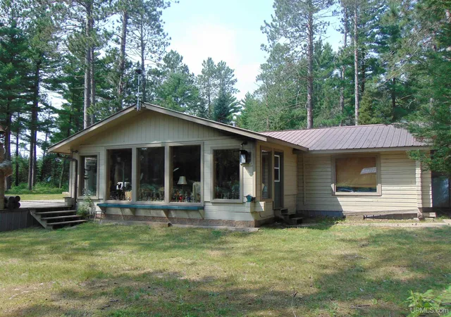 Homes for sale in Iron River, MI | 2072 Ff Hwy 16 Rd, Iron River, MI 49935 | MLS# 50186572