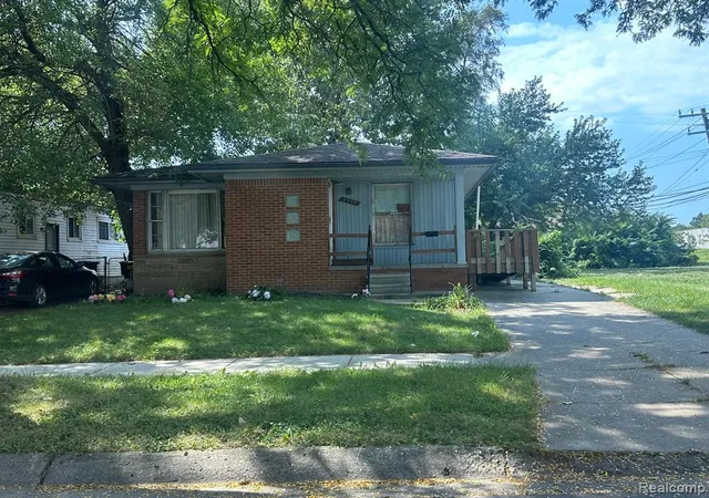 Homes for sale in Detroit, MI | 8949 Lauder St, Detroit, MI 48228 2385 | MLS# 60334697