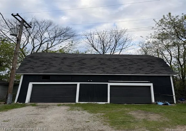 61st image of 11 1st St, Oxford, MI 48371 | MLS# 60990633