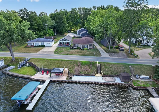Photo 2 of Single family home for sale at 60 E Hickory Rd, Battle Creek, MI 49017 | MLS# 70555537 | Listing updated on 2026-09-22