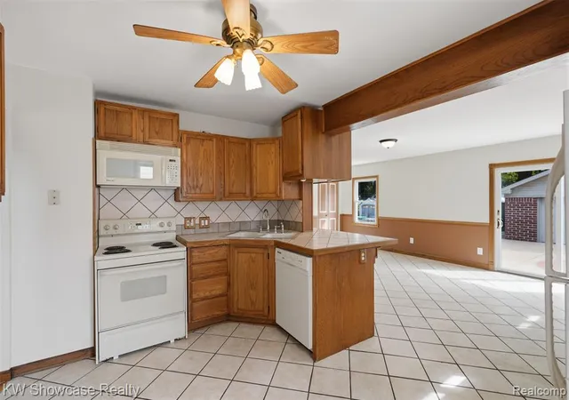 Photo 4 of Sale Pending at 3829 Williams St, Dearborn, MI 48124 3769 | MLS# 61025148 | Listing updated on 2026-09-03