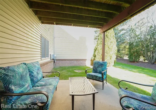 Homes for sale in Brighton, MI | 2243 Willow Tree Dr, Brighton, MI 48116 | MLS# 61010656