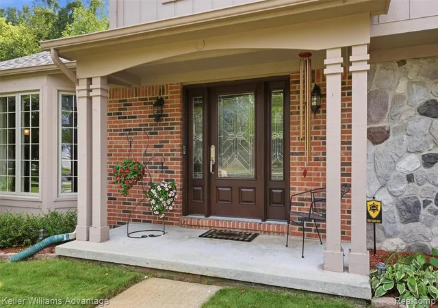 Photo 3 of Sale Pending at 29582 English Way, Novi, MI 48377 2028 | MLS# 61023387 | Listing updated on 2026-09-01