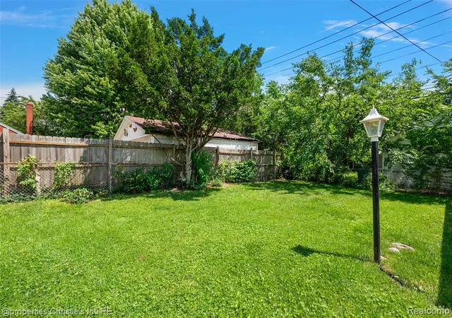 Homes for sale in Eastpointe, MI | 15654 Juliana Ave, Eastpointe, MI 48021 | MLS# 61006203