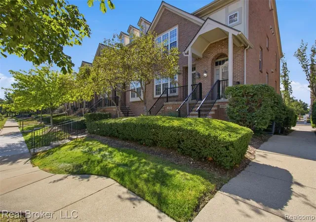 Photo 2 of Condo for sale at 20189 Rodeo Ct, Southfield, MI 48075 1281 | MLS# 61025295 | Listing updated on 2026-08-28