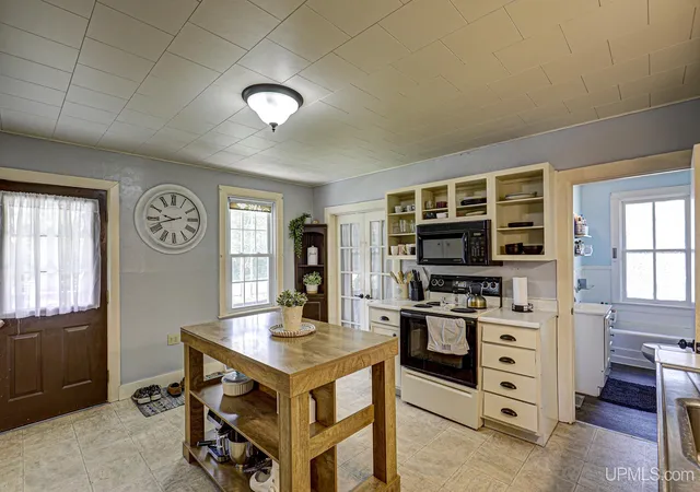 5th image of 300 N Beebe Ave, Peshtigo C Wi, WI 54157 | MLS# 50212841