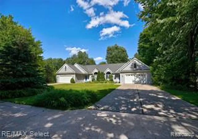 Homes for sale in Flushing, MI | 6500 N Seymour Rd, Flushing, MI 48433 | MLS# 61002596