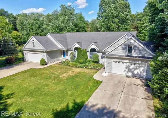 Photo 2 of Single family home for sale at 6500 N Seymour Rd, Flushing, MI 48433 1092 | MLS# 61002596 | Listing updated on 2026-08-27