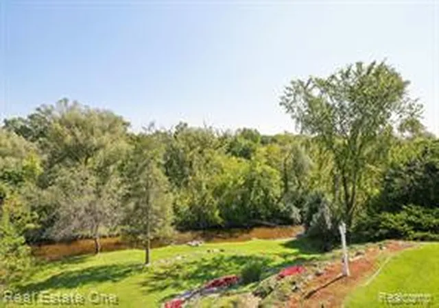 Homes for sale in Rochester, MI | 1642 Stony Creek Dr, Rochester, MI 48307 | MLS# 61008653