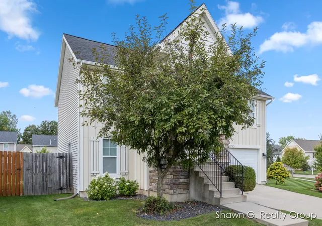 Photo 2 of Sale Pending at 5053 Alyssum Dr, Grand Rapids, MI 49512 | MLS# 70491322 | Listing updated on 2025-10-16