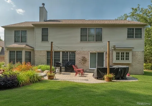 2nd image of 4987 Arbor Ct, West Bloomfield, MI 48324 | MLS# 61021968