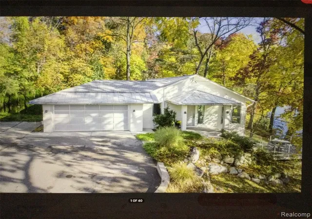 Homes for sale in Grand Rapids, MI | 2510 Thornapple River Dr, Grand Rapids, MI 49546 6838 | MLS# 60982220