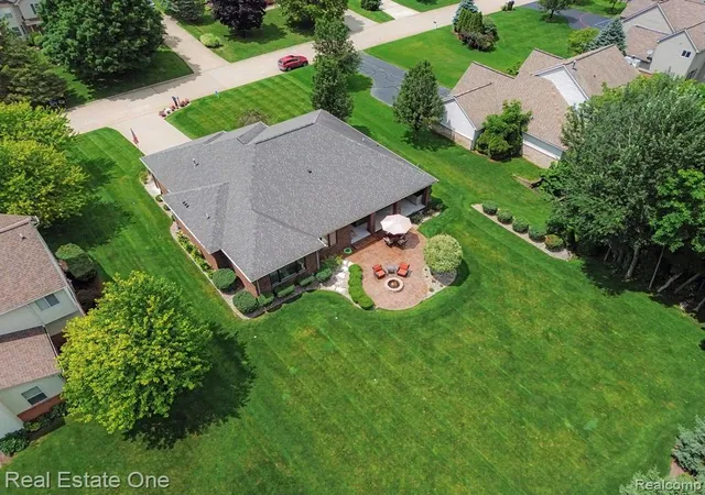 Homes for sale in Highland, MI | 720 Scott Dr, Highland, MI 48356 | MLS# 61010328