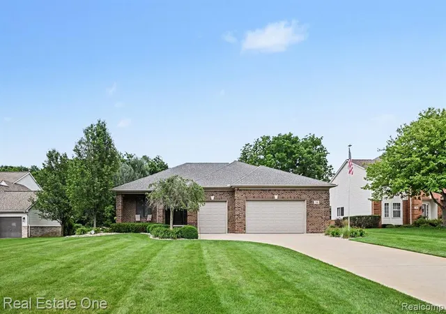 Homes for sale in Highland, MI | 720 Scott Dr, Highland, MI 48356 | MLS# 61010328