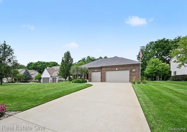 Homes for sale in Highland, MI | 720 Scott Dr, Highland, MI 48356 | MLS# 61010328