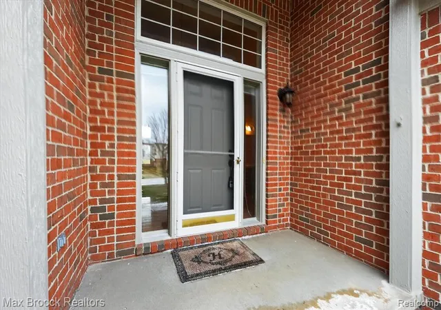 Homes for sale in Commerce Township, MI | 6166 Lochmore Dr, Commerce Township, MI 48382 | MLS# 61002895