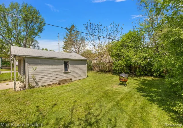 Homes for sale in Ferndale, MI | 561 Bennett Ave, Ferndale, MI 48220 | MLS# 61002536
