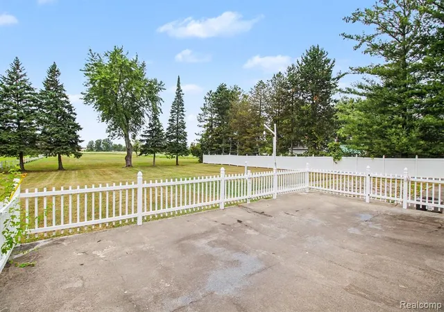 2nd image of 1222 Howe Rd, Burton, MI 48509 | MLS# 61016897