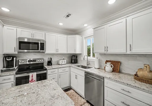Photo 4 of Condo for sale at 345 S Walnut St, Bay City, MI 48706 | MLS# 50219610 | Listing updated on 2026-08-24