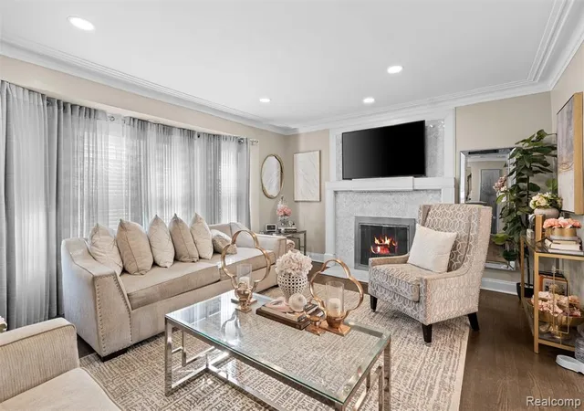 Photo 4 of Sale Pending at 150 W Hildale, Highland Park, MI 48203 | MLS# 60945562 | Listing updated on 2026-07-18