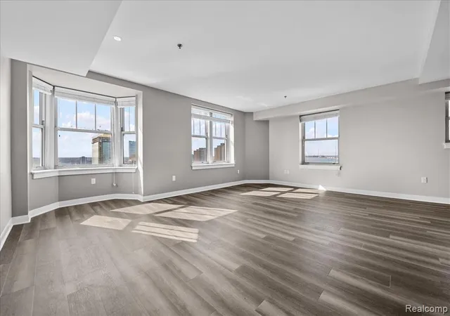 5th image of 525 W Lafayette Blvd #16D, Detroit, MI 48226 | MLS# 60984514