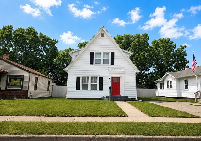 1st image of 415 Surby Ave, Battle Creek, MI 49015 | MLS# 70550345