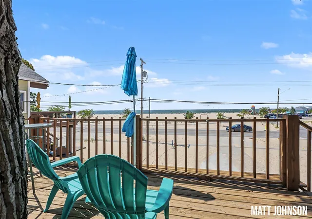 Photo 3 of Single family home for sale at 1682 Beach St, Muskegon, MI 49441 | MLS# 70555493 | Listing updated on 2026-08-30