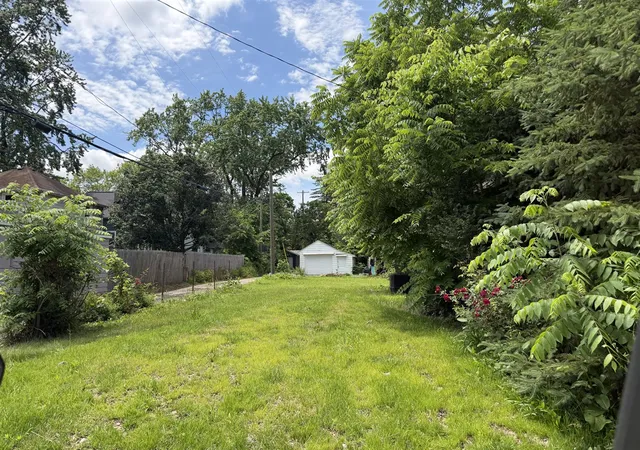 2nd image of 918 Lane Blvd, Kalamazoo, MI 49001 | MLS# 70538583