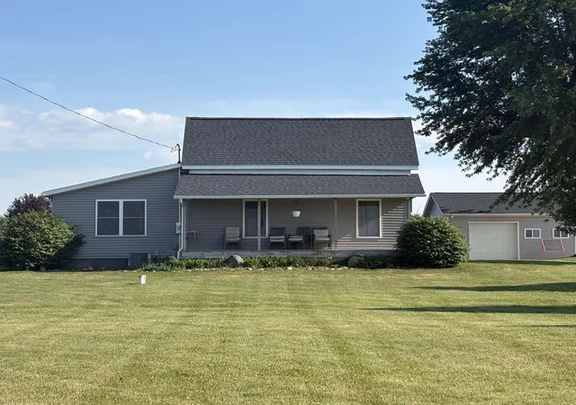 Homes for sale in Chesaning, MI | 3200 E North Ridge Rd, Chesaning, MI 48616 | MLS# 50214266