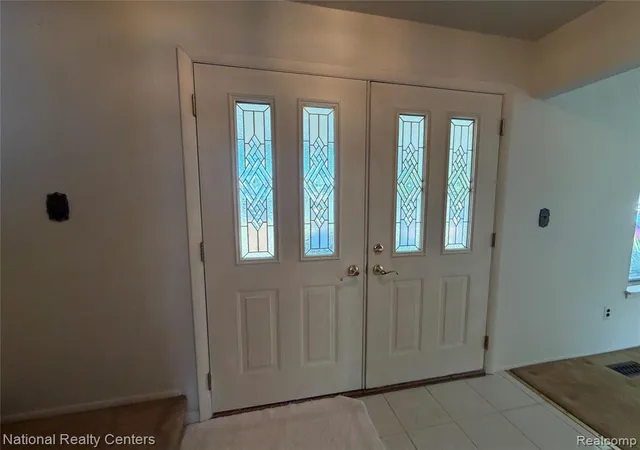 Photo 3 of Sale Pending at 3650 Byrd Dr, Sterling Heights, MI 48310 6109 | MLS# 61024529 | Listing updated on 2026-08-31