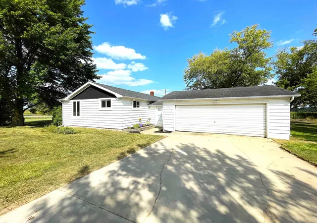 Photo 3 of Sale Pending at 1024 E Weidman Rd, Rosebush, MI 48878 | MLS# 80072703 | Listing updated on 2026-10-02