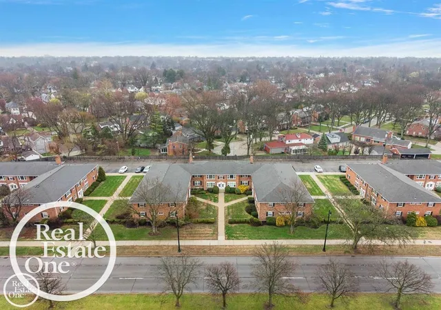 Homes for sale in Grosse Pointe, MI | 17560 Mack Avenue, Grosse Pointe, MI 48230 | Houzeo