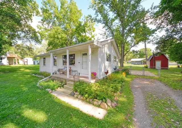 Photo 3 of Sale Pending at 5329 Spring Arbor Rd, Jackson, MI 49201 | MLS# 70555482 | Listing updated on 2026-08-31
