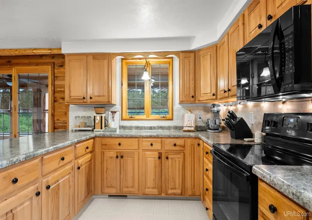 3rd image of 15090 Airport F5 Rd, Rock, MI 49880 | MLS# 50219353