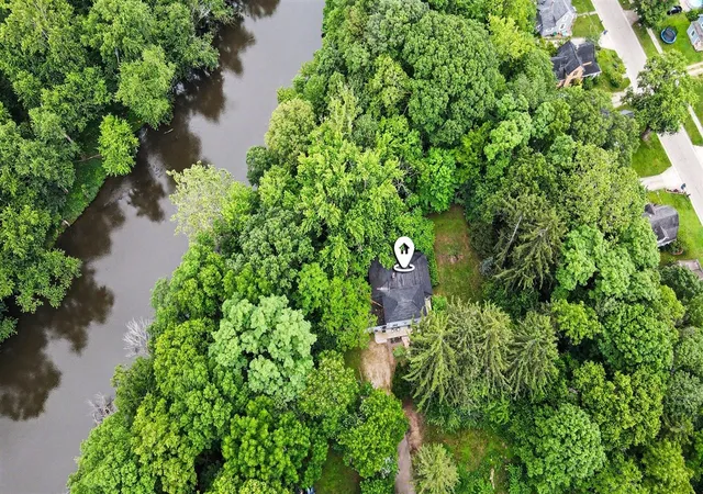 Photo 2 of Single family home for sale at 330 Catherine Ct, Allegan, MI 49010 | MLS# 70541591 | Listing updated on 2026-08-25