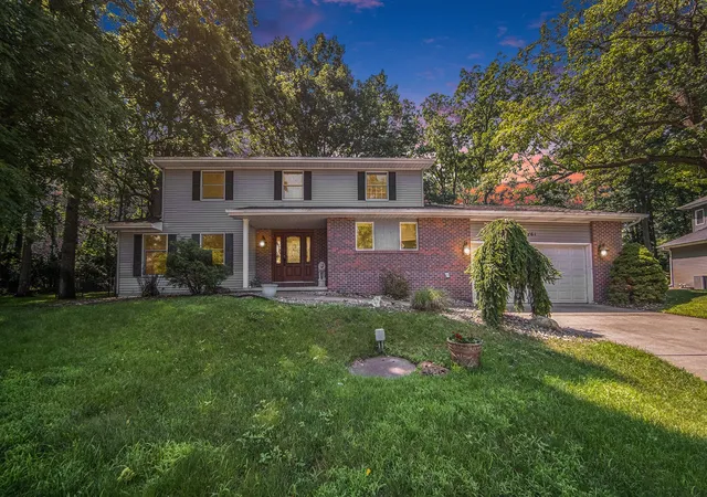 Photo 1 of Single family home for sale at 5261 Blairmoor St, Jackson, MI 49201 | MLS# 70485235 | Listing updated on 2025-09-17