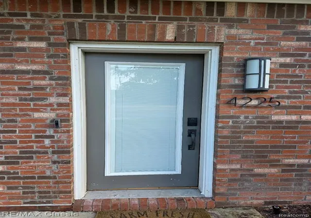 2nd image of 4225 W 14 Mile Rd #Suite 100, Royal Oak, MI 48073 | MLS# 61015309