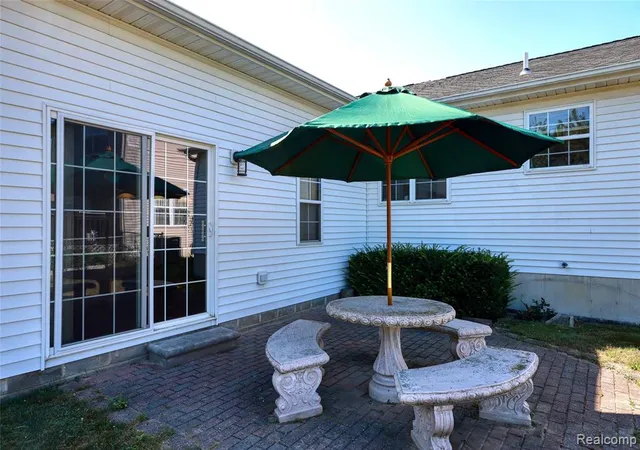 Photo 3 of Sale Pending at 1221 Windsor St, Grand Blanc, MI 48507 4273 | MLS# 61016593 | Listing updated on 2026-08-27
