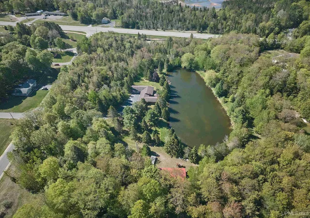 Homes for sale in Munising, MI | N6355 Alger Heights Rd, Munising, MI 49862 | MLS# 50210433