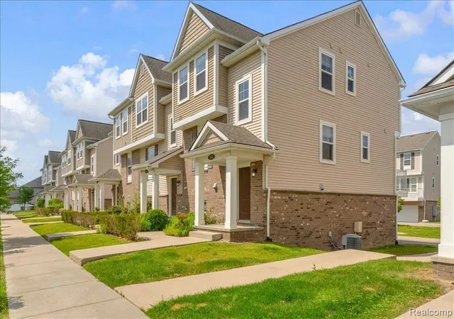 1st image of 4600 Bradley Cir, Troy, MI 48085 | MLS# 61008124