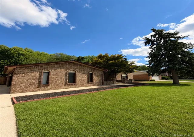 Photo 2 of Single family home for sale at 18823 Millar Rd, Clinton Township, MI 48036 | MLS# 61023212 | Listing updated on 2026-09-05