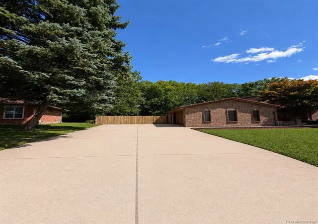 Photo 44 of Single family home for sale at 18823 Millar Rd, Clinton Township, MI 48036 | MLS# 61023212 | Listing updated on 2026-09-05