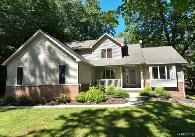Photo 1 of Single family home for sale at 5307 Edgelake Dr, Pinckney, MI 48169 9415 | MLS# 61025009 | Listing updated on 2026-09-11