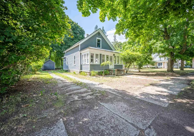 Photo 1 of Single family home for sale at 330 S Antler St, Gladwin, MI 48624 | MLS# 50216913 | Listing updated on 2026-09-14