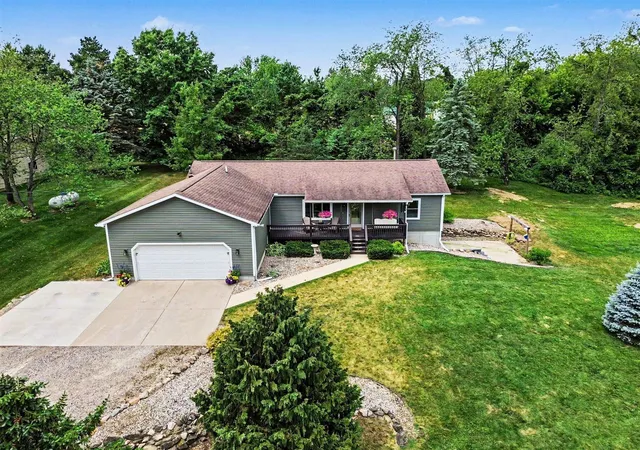 Homes for sale in Brooklyn, MI | 11356 S Miller Hwy, Brooklyn, MI 49230 | MLS# 70541563