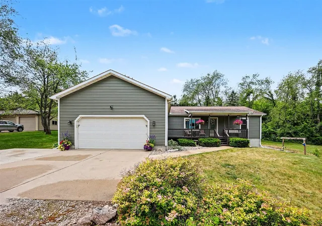 Homes for sale in Brooklyn, MI | 11356 S Miller Hwy, Brooklyn, MI 49230 | MLS# 70541563