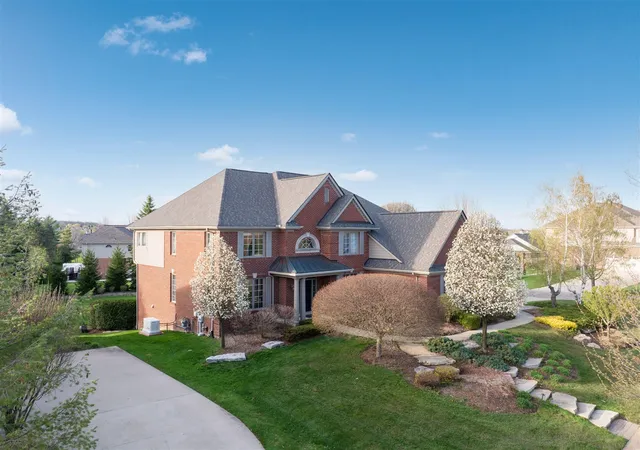 Photo 3 of Single family home for sale at 2910 N Addison Cir, Rochester, MI 48306 | MLS# 70551708 | Listing updated on 2026-09-14