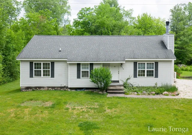 Photo 1 of Single family home for sale at 2670 Grand River Dr, Grand Rapids, MI 49525 | MLS# 70539959 | Listing updated on 2026-09-08