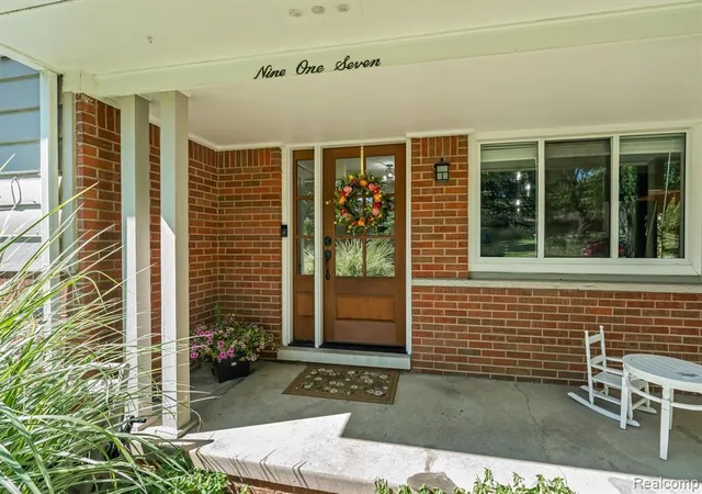 Photo 4 of Single family home for sale at 917 S Reading Rd, Bloomfield Hills, MI 48304 2043 | MLS# 61007993 | Listing updated on 2026-09-26