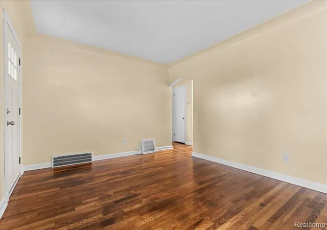 Photo 5 of Sale Pending at 2254 Dorothea Rd, Berkley, MI 48072 | MLS# 61022084 | Listing updated on 2026-08-28
